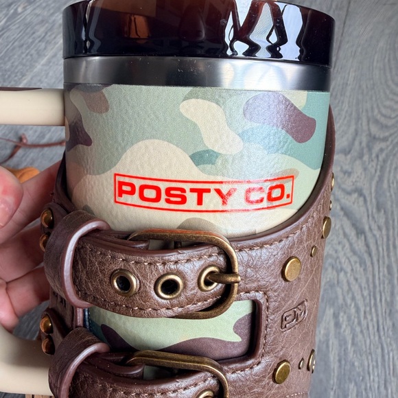 Post Malone x Stanley Quencher H2.0 FlowState Tumbler with Quencher Pouch Belt - Picture 11 of 16